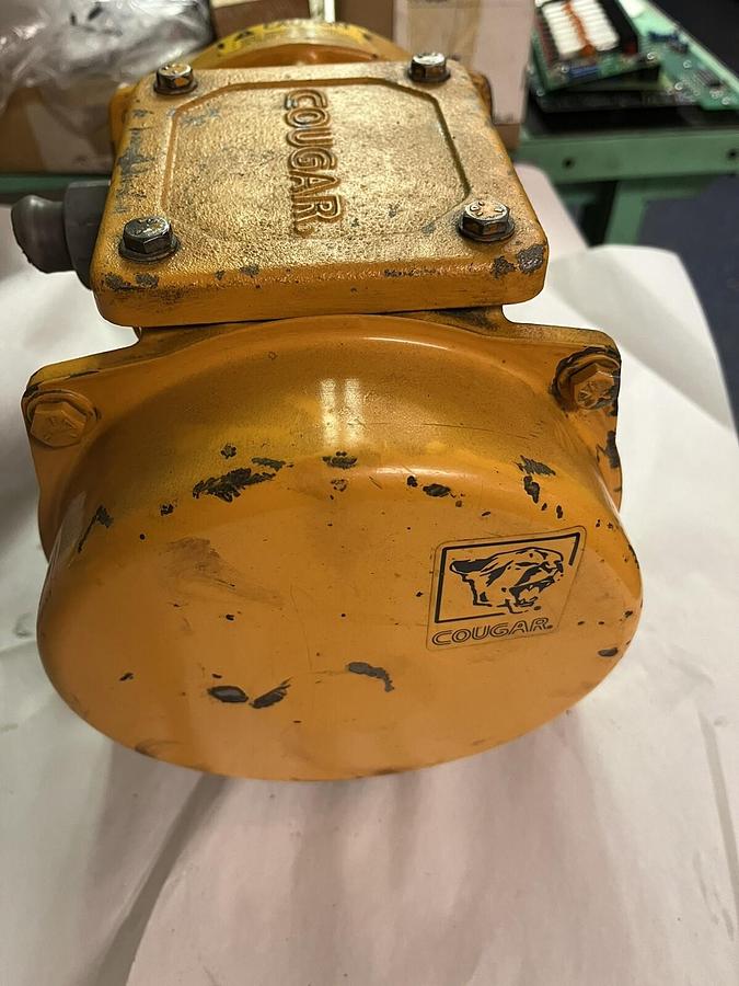Used COUGAR,B3-1000-1A-2,BALL VIBRATOR