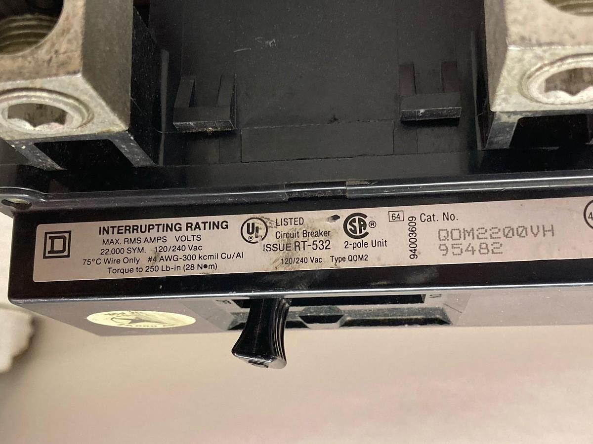 Used Square D,QOM2200VH,2-Pole Main Breaker 200A 120/240V Type QOM2