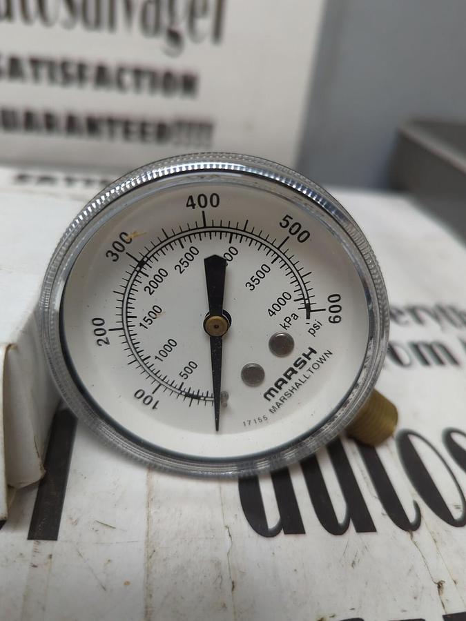 MARSH,J4664,PRESSURE GAUGE 2.5 STD 1/4 INCH NPT NOS