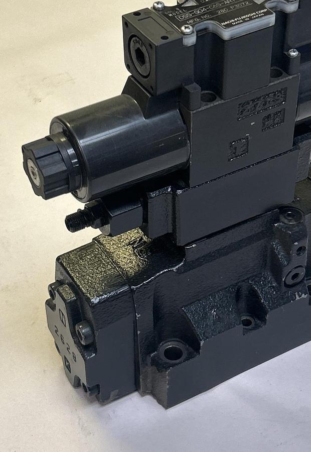 Used NACHI,DSS-G04-C6S-ARY-D2-22,HYDRAULIC DIRECTIONAL CONTROL VALVE