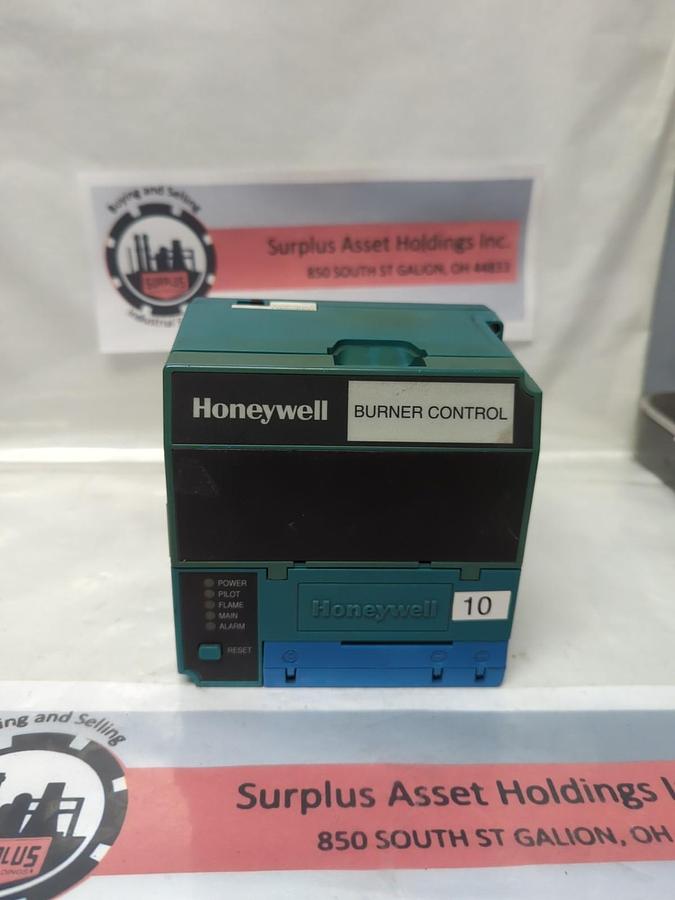 Used HONEYWELL,RM7890 2 1056,ULTRAVIOLET FLAME AMPLIFIER BURNER CONTROL UNIT