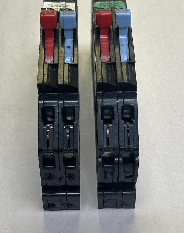 Used ZINSCO,R-38,TANDEM CIRCUIT BREAKER 15/20A 120/240V 2P LOT OF 2