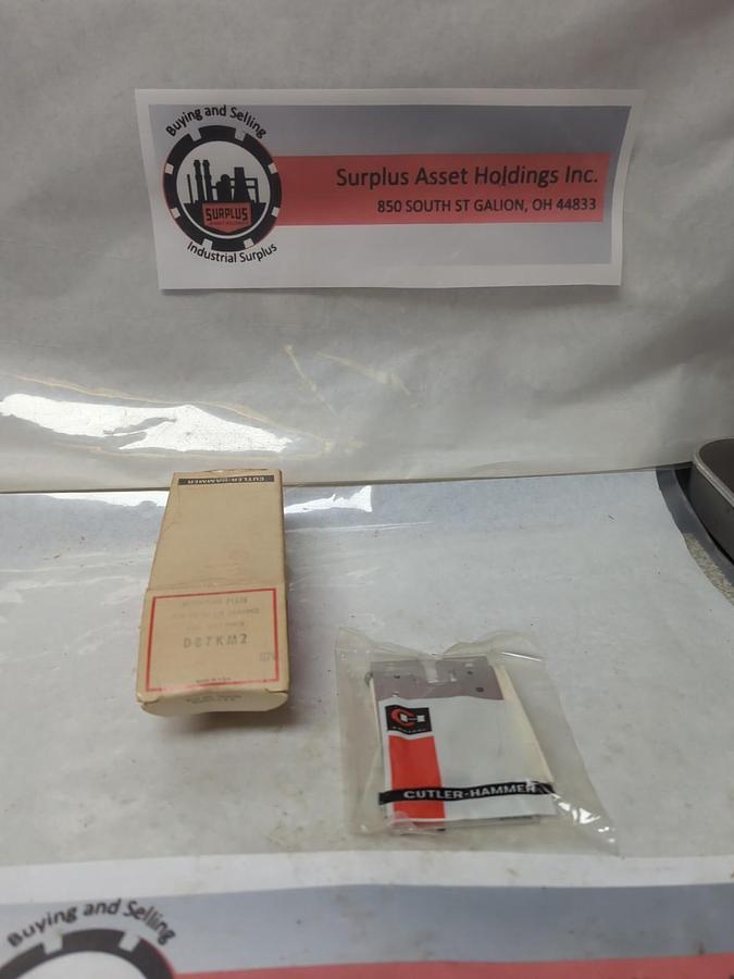 CUTLER HAMMER,D87KM2,MOUNTING PLATE MTG D57 TIMER NOS