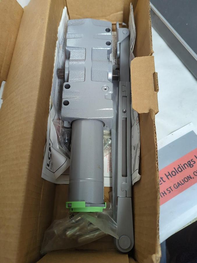 INGERSOLL-RAND,4040XP,SUPER SMOTHEE DOOR CLOSER RW/PA ARM NOS