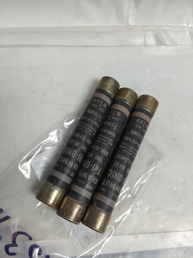 Used SHAWMUT,TRS 3-2/10,TIME-DELAY 3-1/2 AMP FUSE LOT OF 3 PRE-OWNED