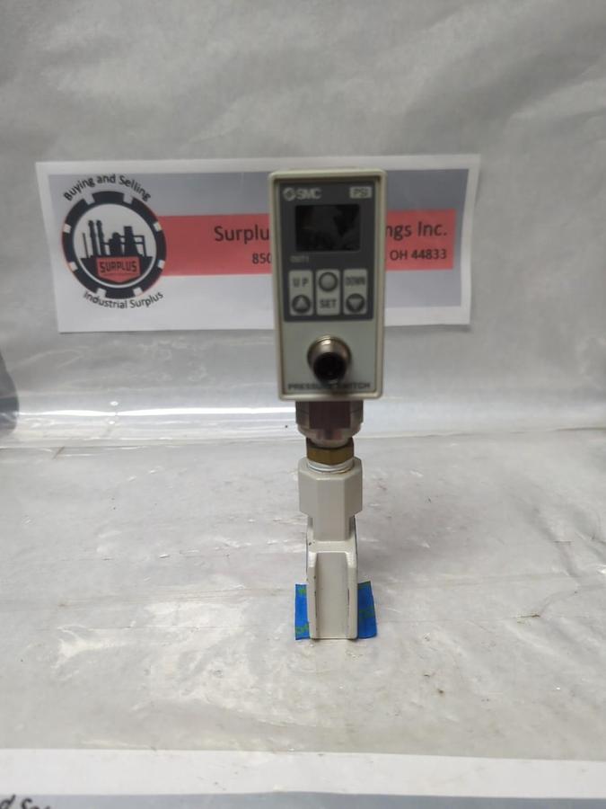 Used SMC,ISE70-N02-65-P,DIGITAL PRESSURE SWITCH 12-24VDC 0-150PSI PRE-OWNED