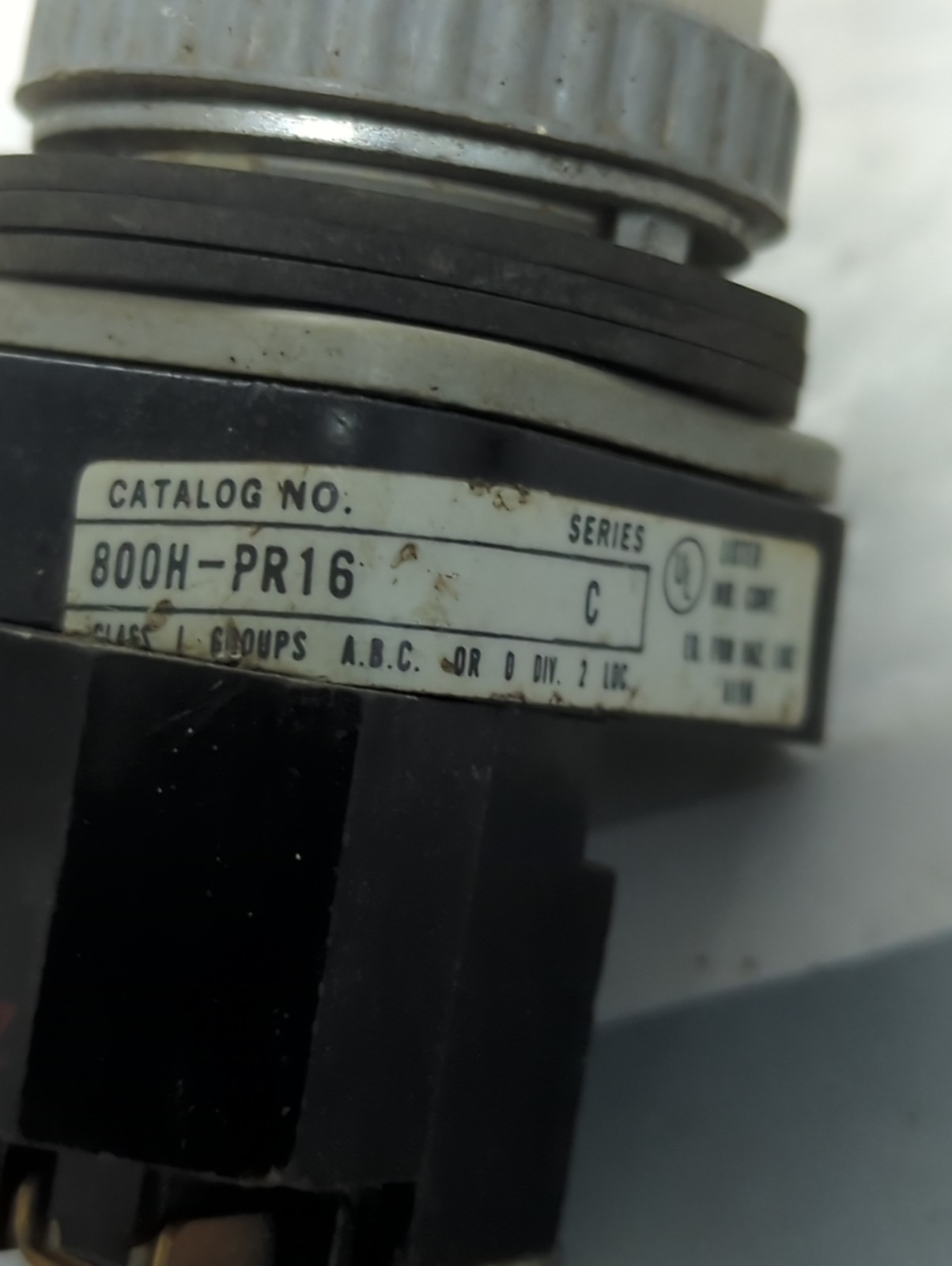 Used ALLEN BRADLEY,800H-PR16,SERIES C PILOT LIGHT WHITE PRE-OWNED