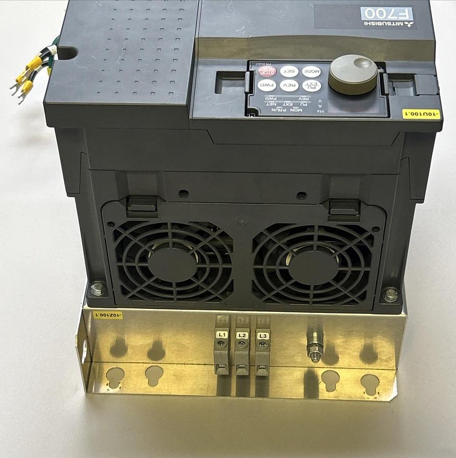 Used MITSUBISHI,FR-F740-00250-EC,VFD AC DRIVE 380-480V 25A