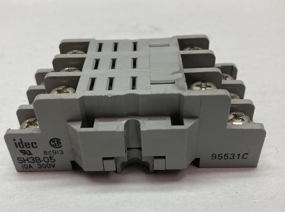 Idec,SH3B-05,Relay Sockets 10A 300V