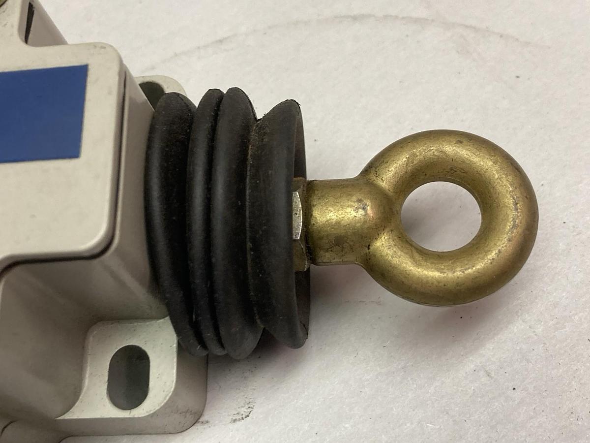 Used Telemecanique,XY2CE...H7,Cable Pull Switch