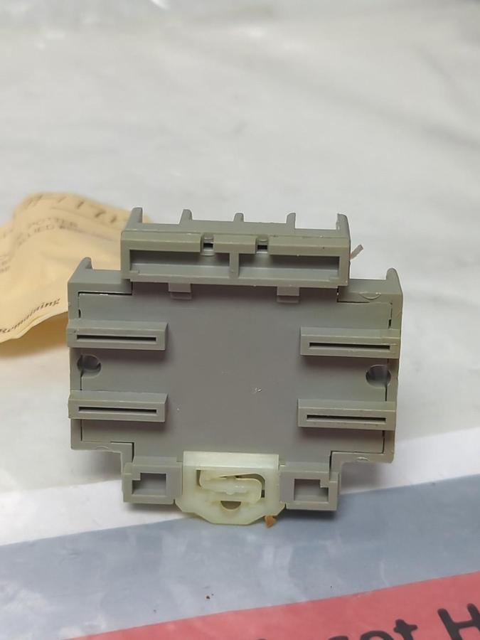 POTTER & BRUMFIELD,27E892,RELAY SOCKET 11-PIN 10AMP NOS