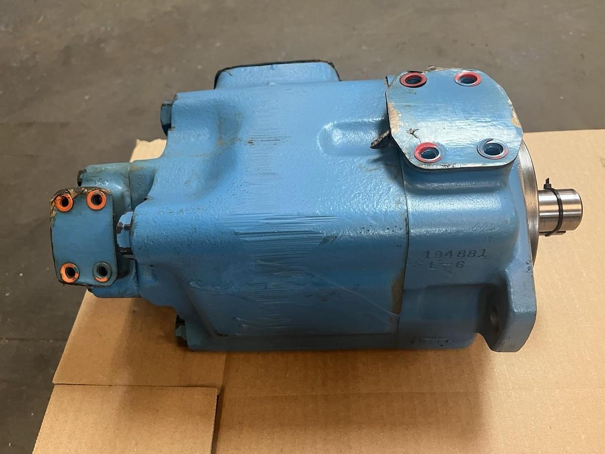 Used VICKERS,4520V-60A14-1DD20-282,HYDRAULIC VANE PUMP