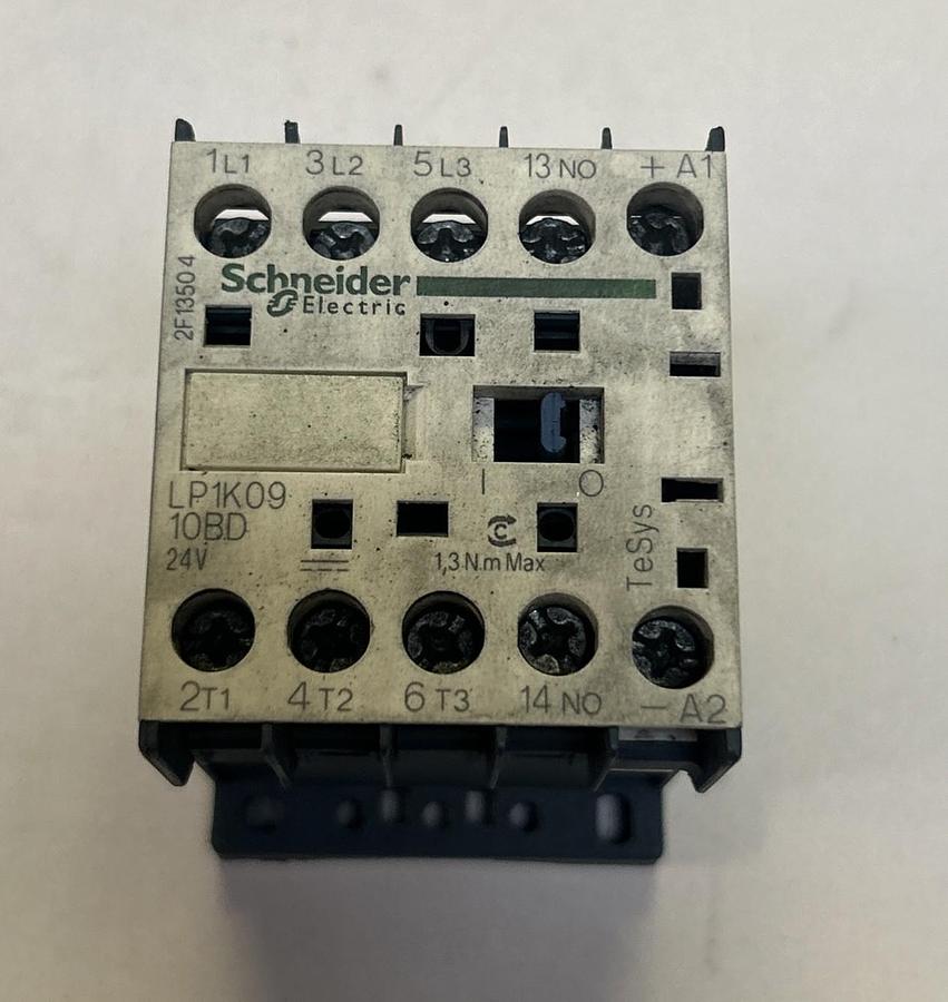 Used SCHNEIDER ELECTRIC,LP1K0910BD,CONTACTOR 24V