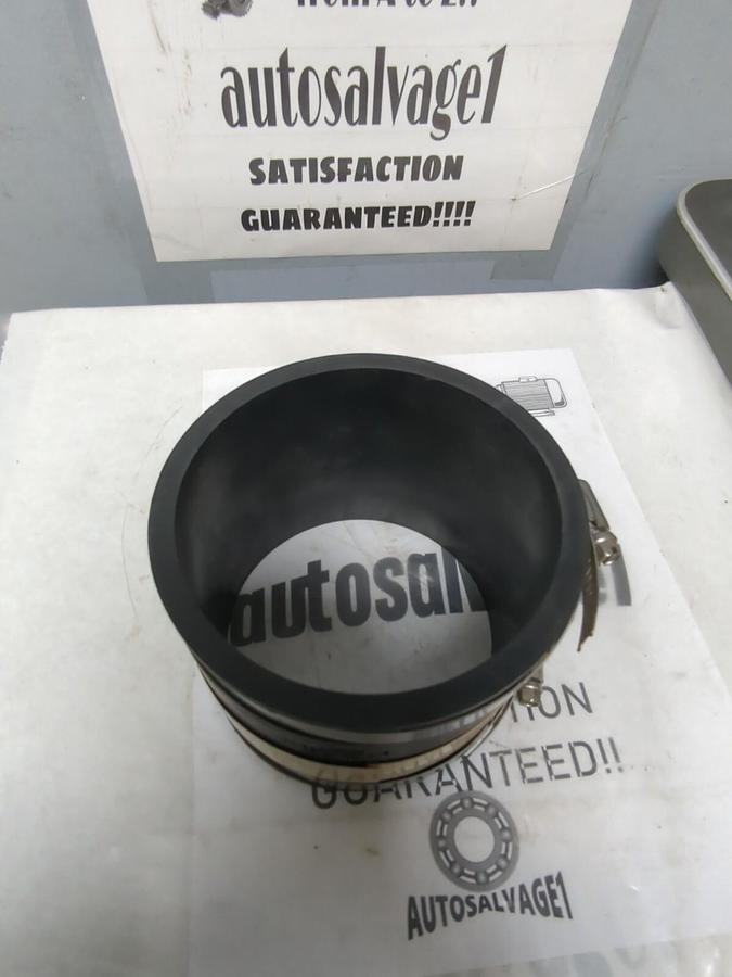 AMERICAN VALVE,RC 100,4 INCH X 4 INCH FLEXIBLE COUPLING NOS