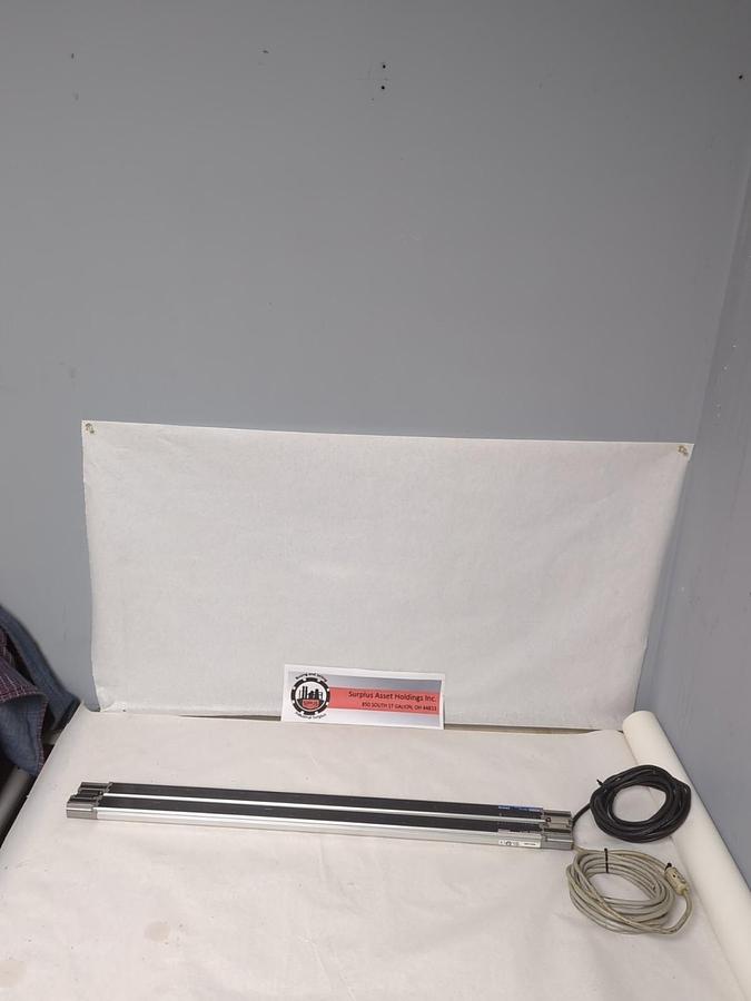 Used KEYENCE,SL-V36H-T-SL-V36H-R,LIGHT CURTAIN TRANSMITTER & RECEIVER SET 24VDC 82mA