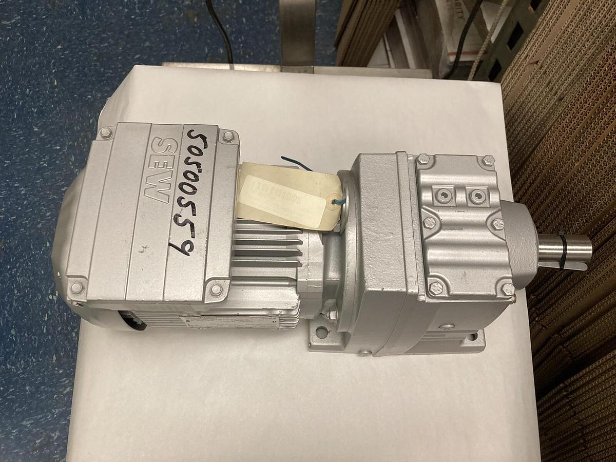 Sew-Eurodrive,R47/II2GD,Gearmotor 1735/47 RPM 266/460V