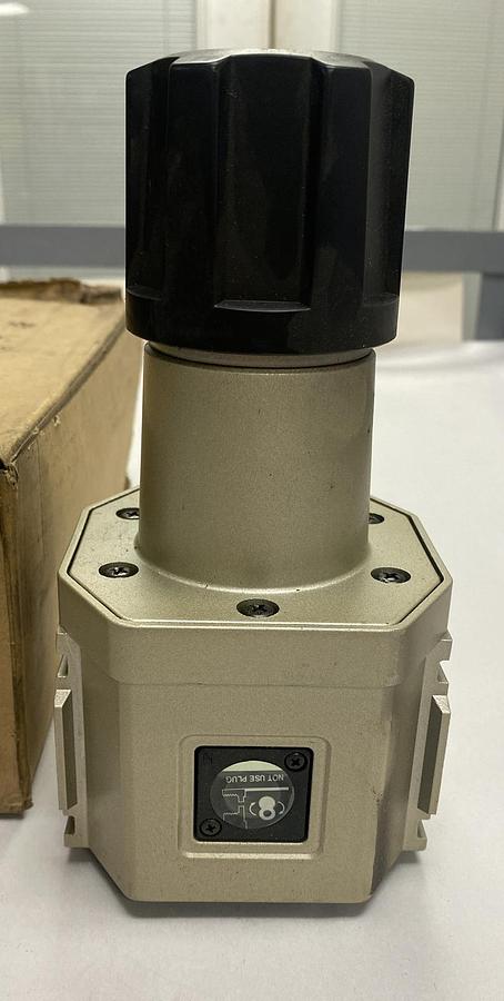 MILLER,R8000-20N,FLUID POWER REGULATOR 3/4" INCH NPT NOS