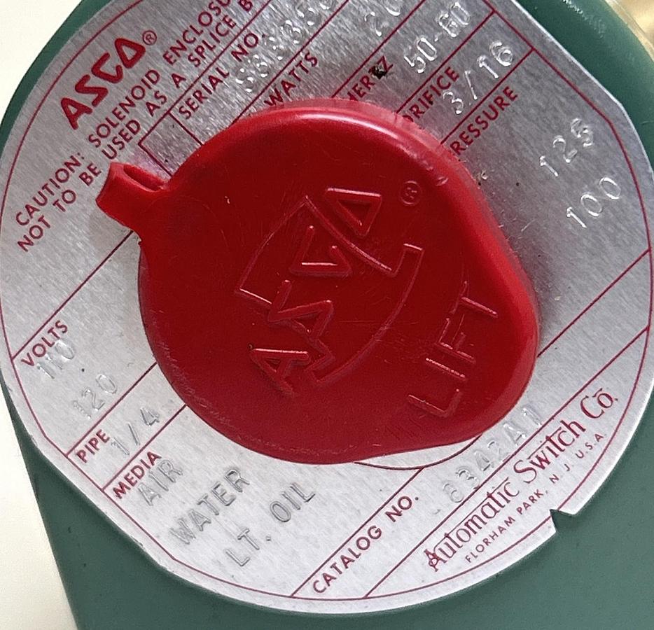 ASCO,8342A1,SOLENOID VALVE 1/4INCH 110-120V NOS