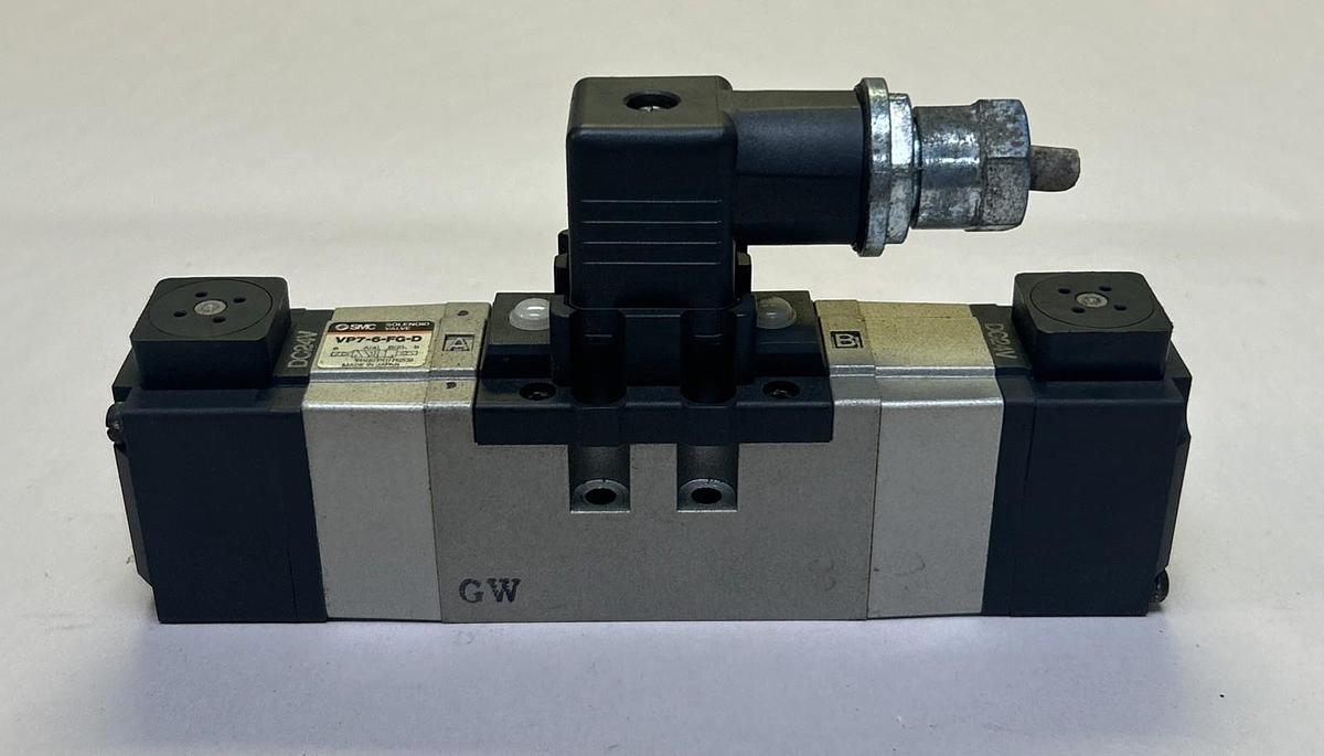 Used SMC,VP7-6-FG-D,SOLENOID VALVE