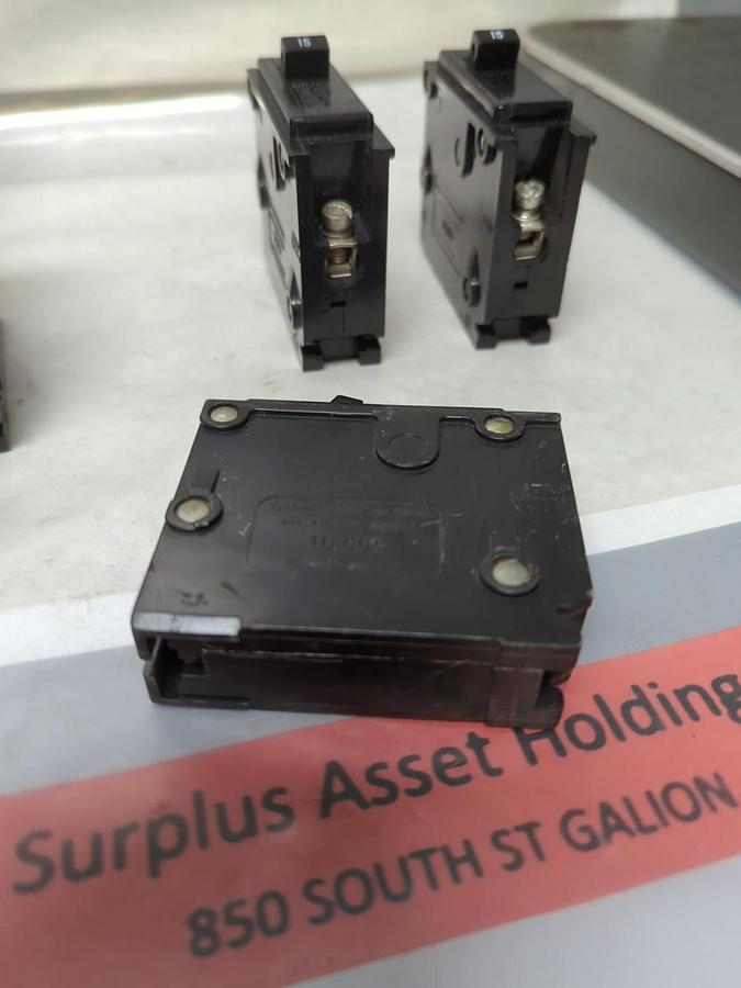 Used CUTLER-HAMMER,BR115,CIRCUIT BREAKER 15 AMP 1-POLE LOT OF 4 PRE-OWNED