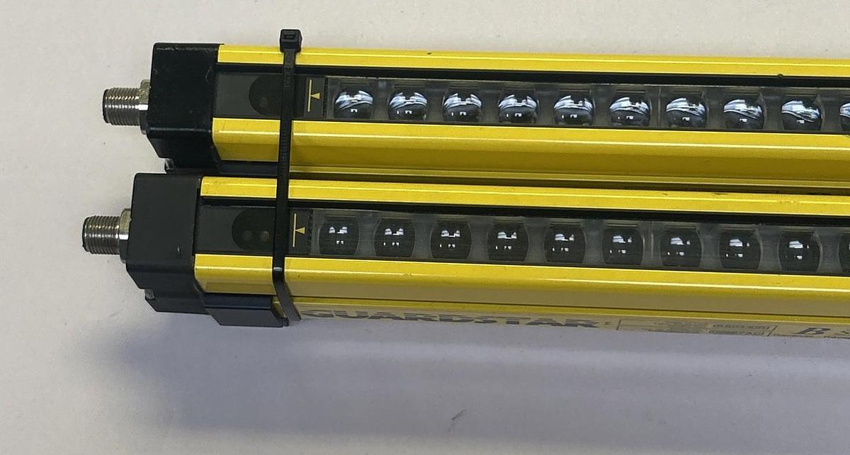 Used GUARDMASTER,BS0330R / BS0330E,RECEIVER AND EMITTER LIGHT CURTAIN SET