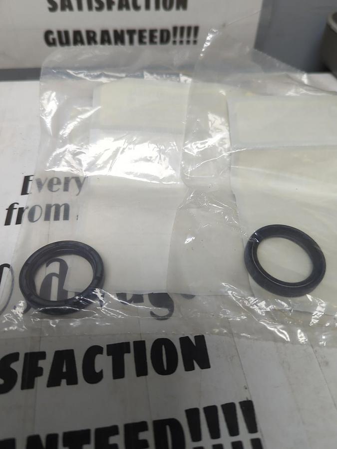 NBR,30X40X7A,SEALS LOT OF 2 NOS