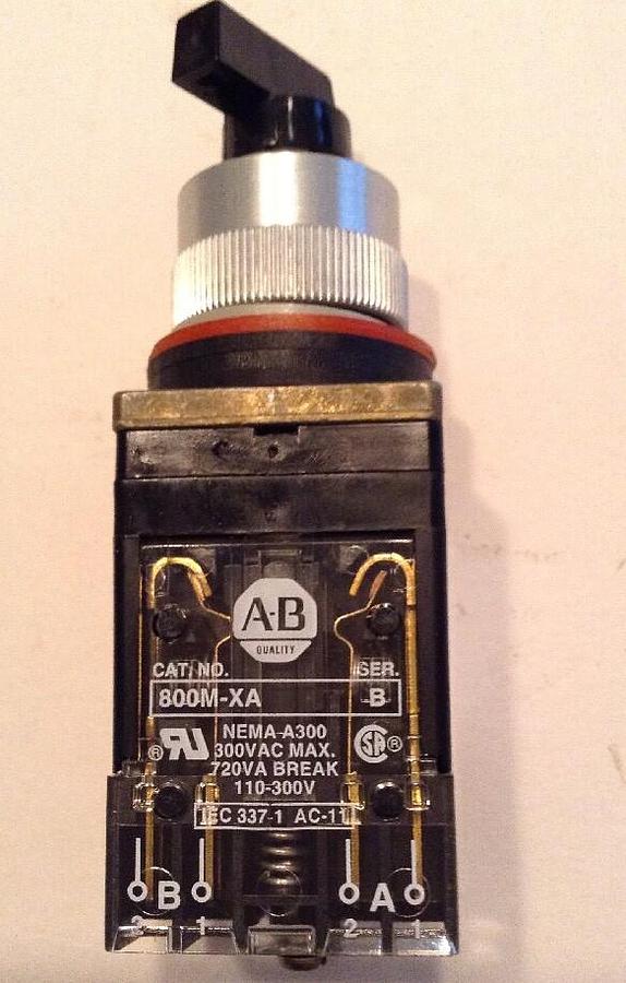 Allen-Bradley,800MR-JH2BLA,3 Position Round Selector Switch Black Knob