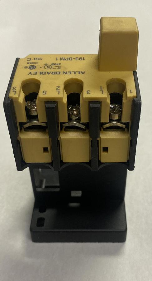 Used ALLEN BRADLEY,193-BPM1,SER C BASE MOUNTING ADAPTER LOT OF 6