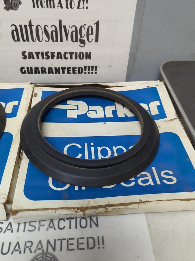 PARKER,4QTR06,CLIPPER OIL SEAL LOT OF 2 NOS
