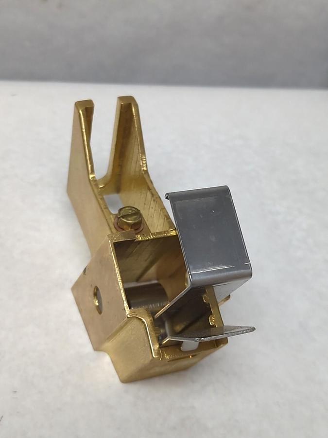 GENERAL ELECTERIC,GE-323BUF,CARBON BRUSH HOLDER 03/14 NOS