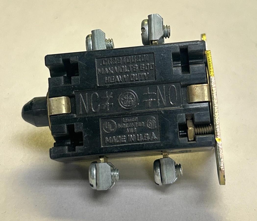 Used GENERAL ELECTRIC,CR2840U201,AUXILIARY CONTACT