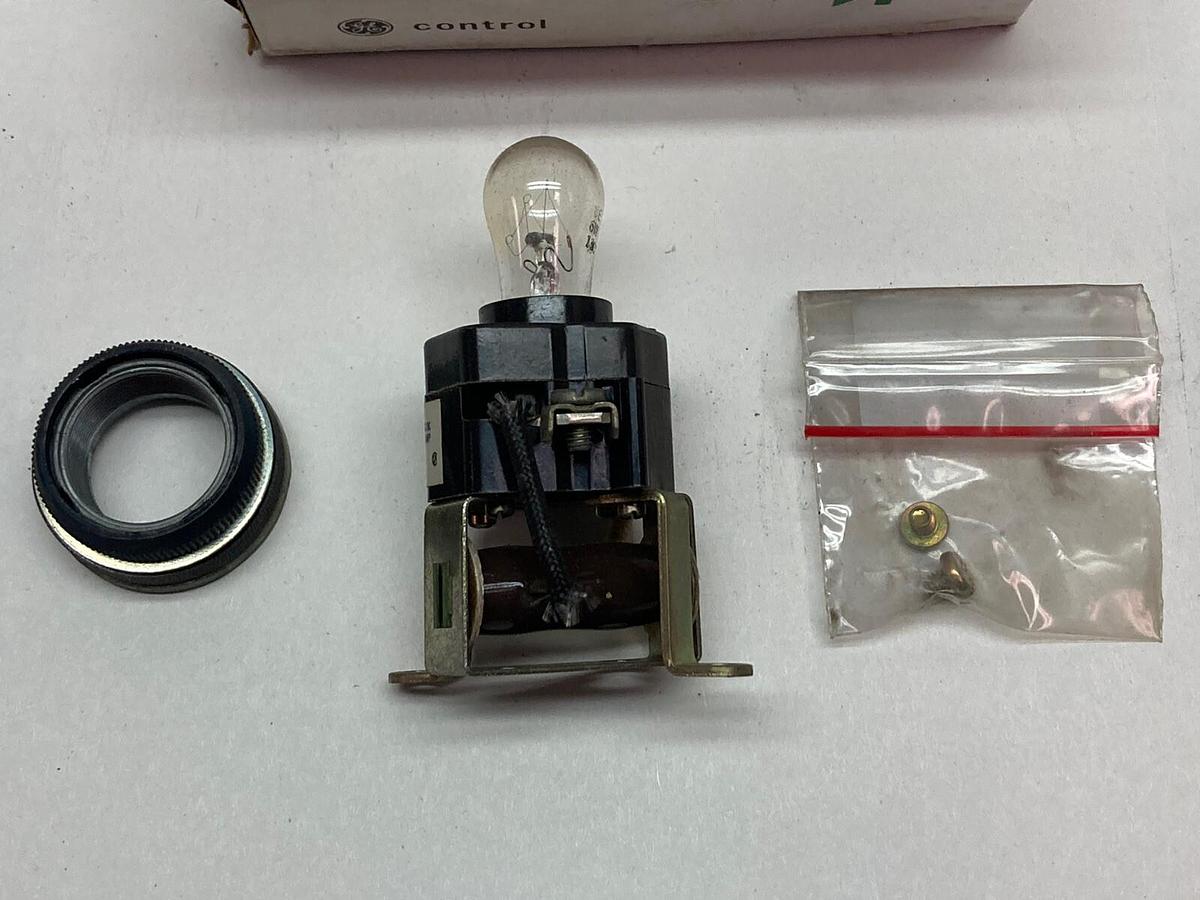 General Electric,CR2940UD413A3,OilTight Indicator Light