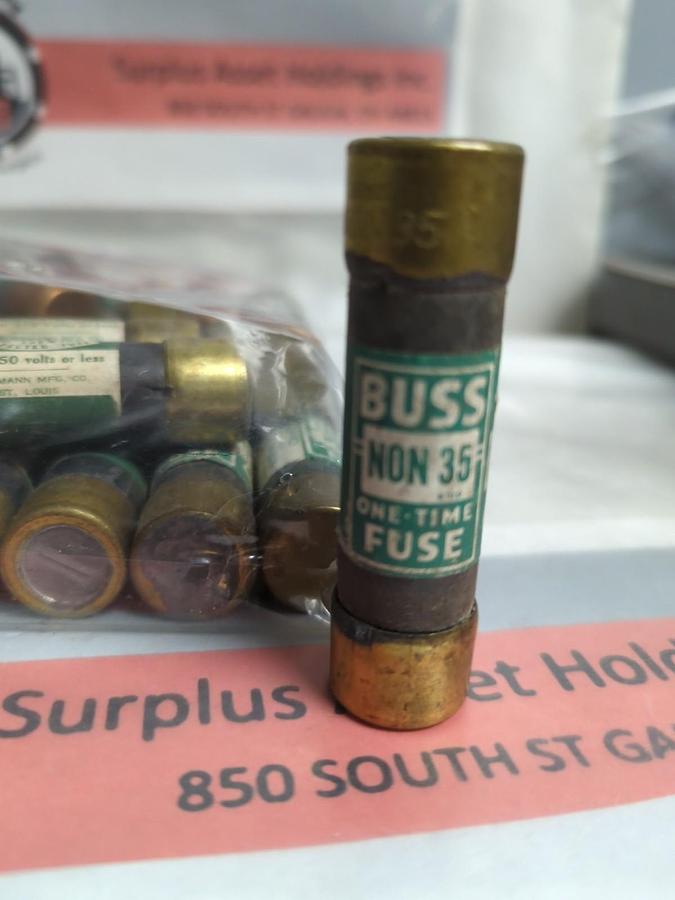 Used COOPER BUSSMANN,NON35,ONE TIME FUSE 35 AMP LOT OF 30 PRE-OWNED