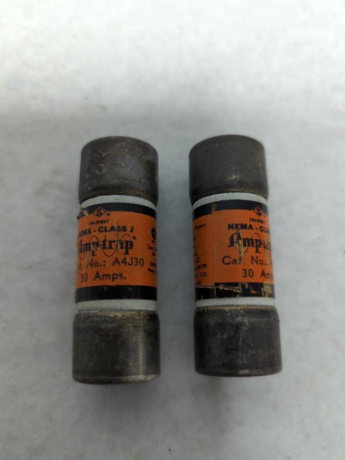 Used CHASE SHAWMUT,A4J30,AMP-TRAP 30 AMP FUSE LOT OF 2 PRE-OWNED