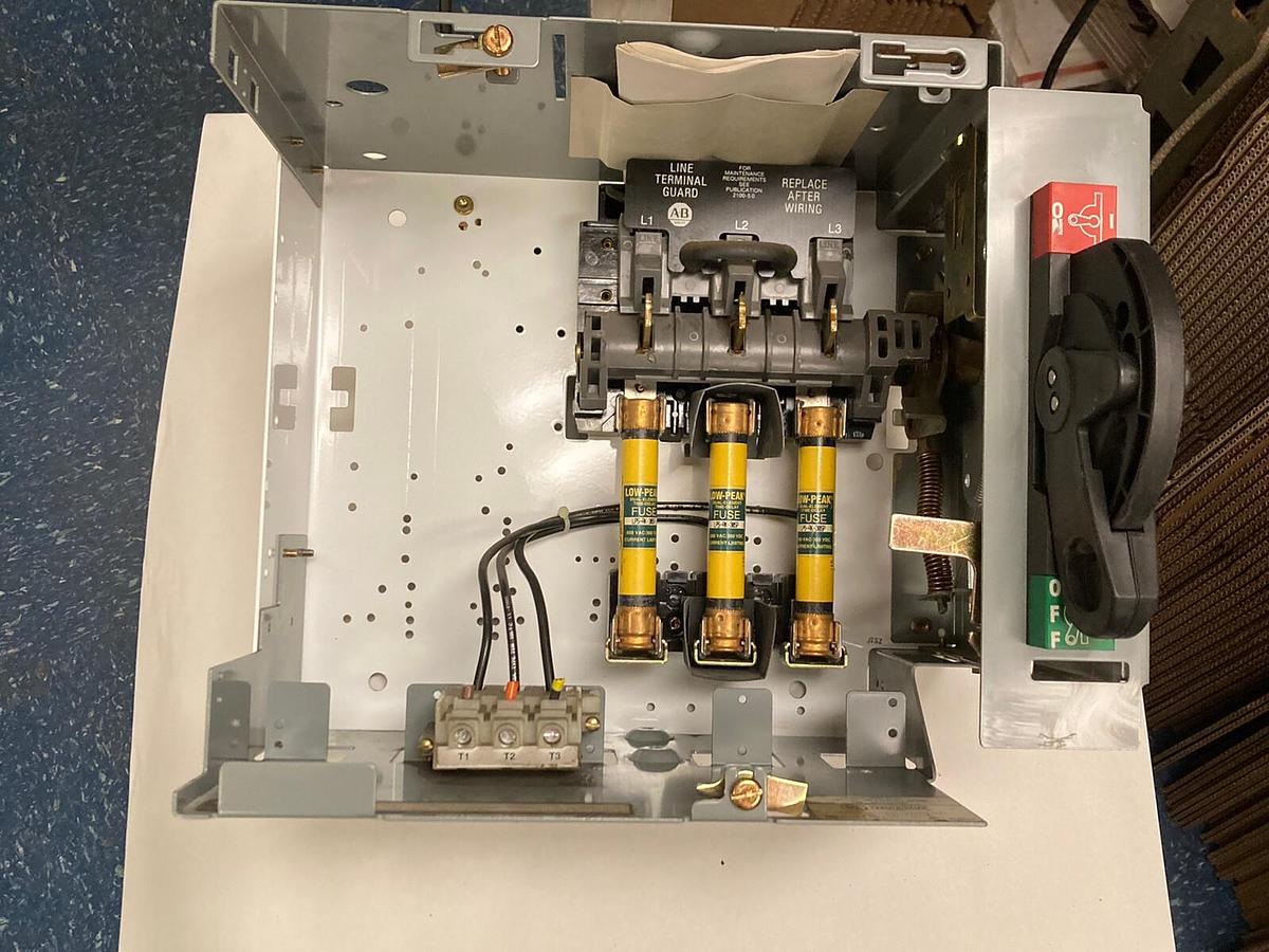 Used Allen-Bradley,2100 2192F,30 Amp 12 INCH Fused MCC Disconnect Feeder Bucket