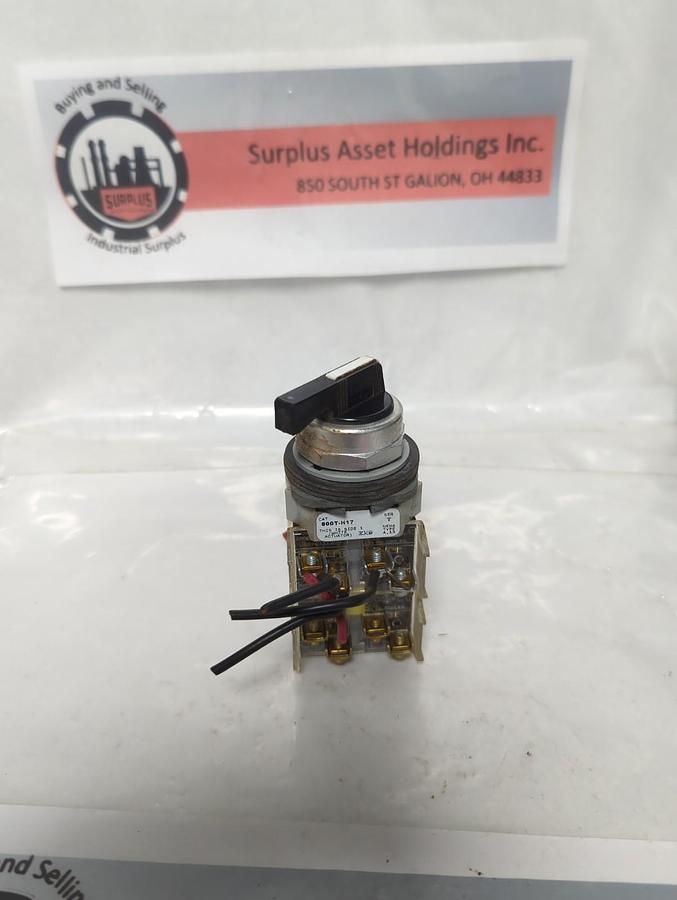Used ALLEN BRADLEY,800T-H17,SELECTOR SWITCH SERIES T PRE-OWNED