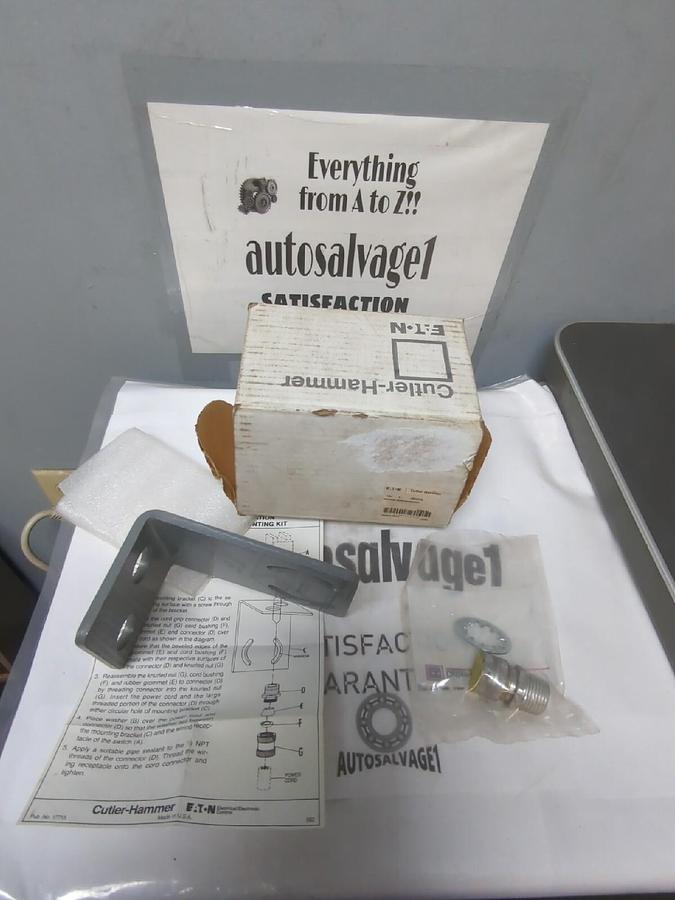 CUTLER-HAMMER,E51KH4,UNIVERSAL MOUNTING BRACKET NOS