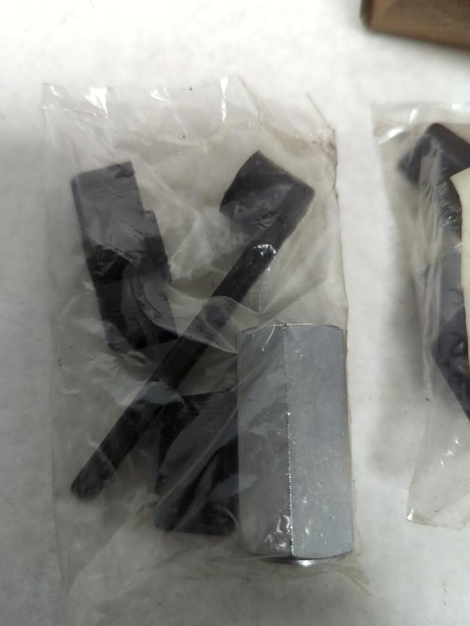 GRAINGER,1PZA8,MINI INLINE BALL VALVE WITH 3 HANDLES LOT OF 6 NOS