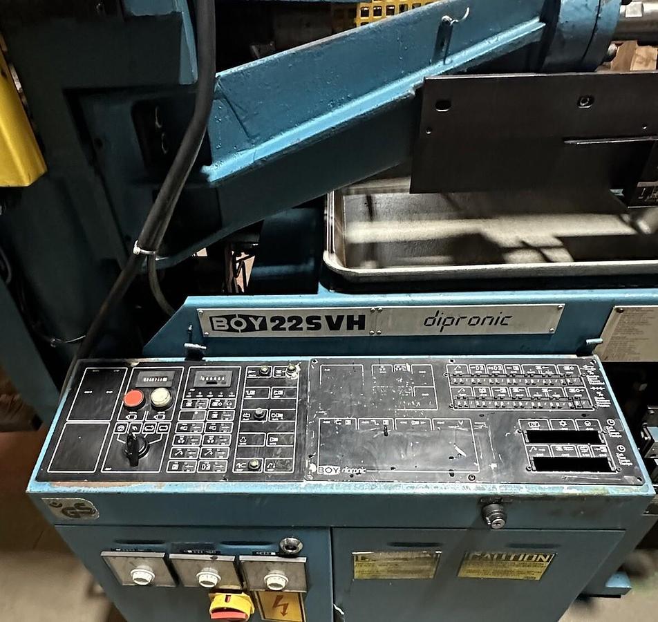 Used BOY Machines 22S Injection Molding Machine 24.2 Ton Used