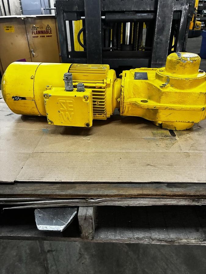 Used SEW EURODRIVE,KT67/T-DT90L-4/BMG/HR/TF/ES1C3,GEARMOTOR 2HP 3PH 30RPM