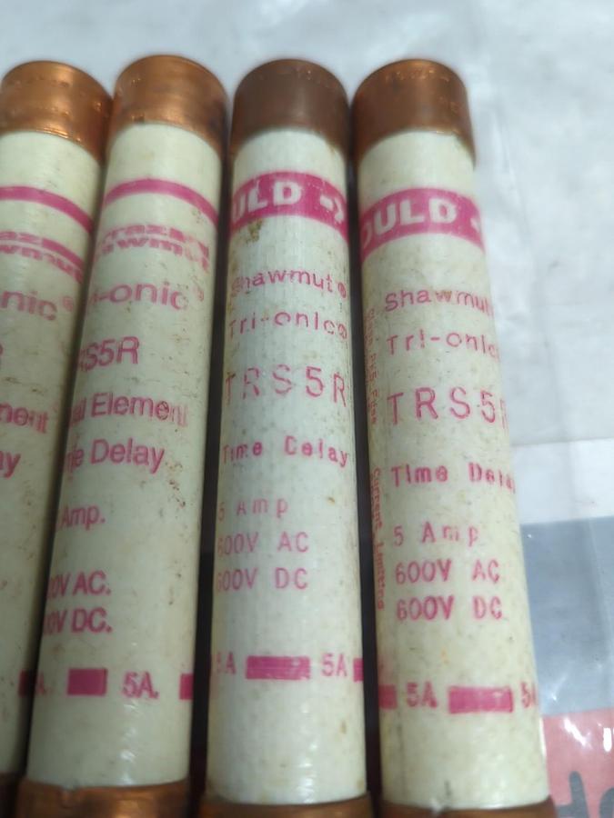 Used GOULD SHAWMUT,TRS5R,TRI-ONIC 5 AMP FUSE LOT OF 5 PRE-OWNED