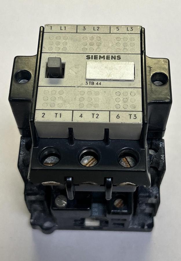 Used SIEMENS,3TB44-17-0A,CONTACTOR SIZE 2 45A 600V 3P