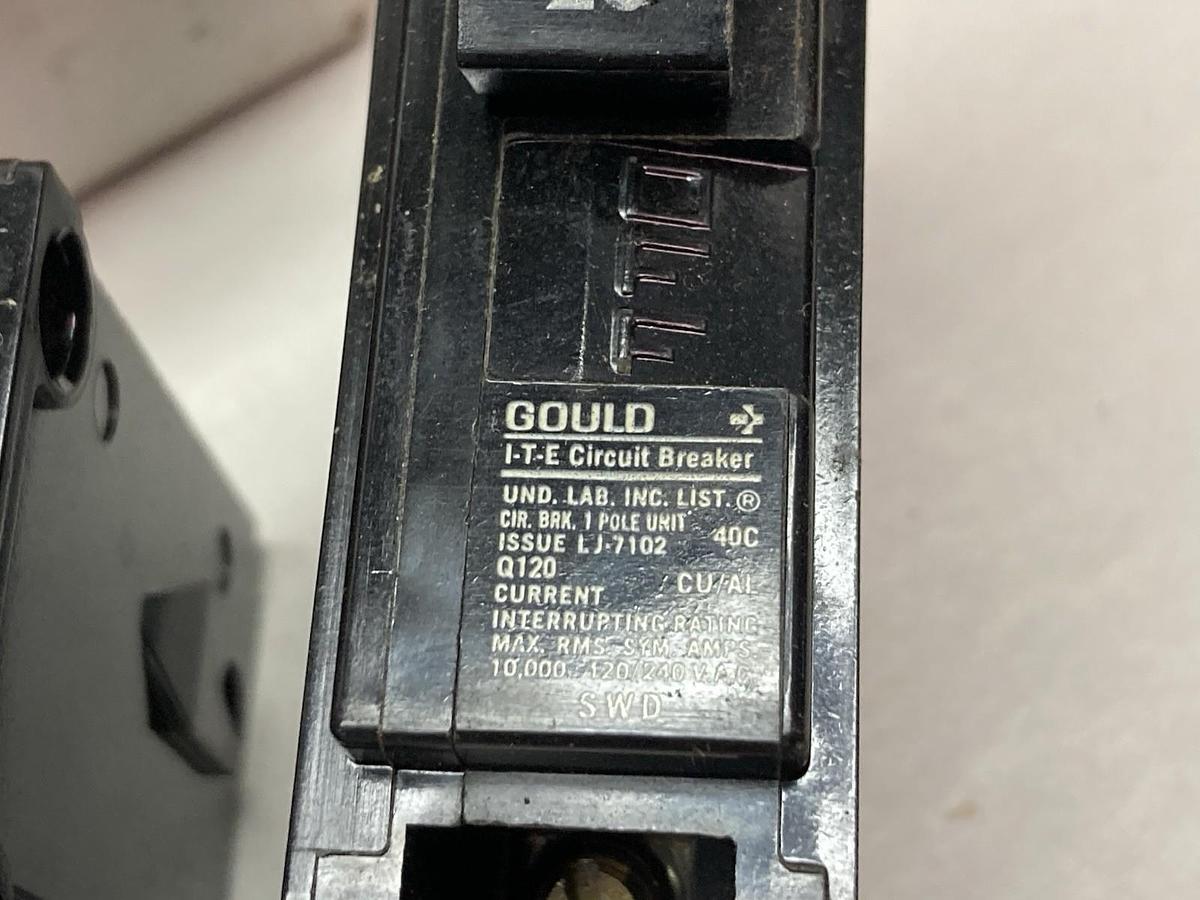 Used Siemens,Model Q120QP,1-Pole Circuit Breaker 20A LOT OF 6