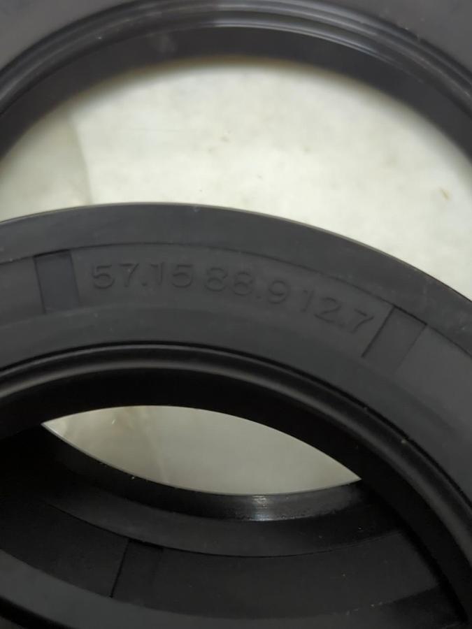 TC,57.15 88.9 12.7,OIL SEALS LOT OF 3 NOS