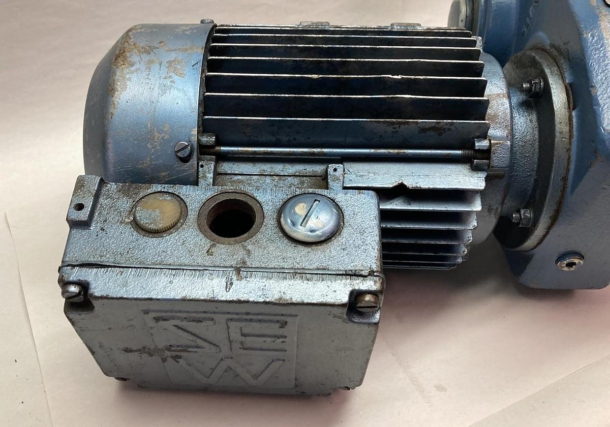 Used Sew-Eurodrive,FAF40DT80N4,Gear Motor ratio 65 1700rpm 2420 Torque