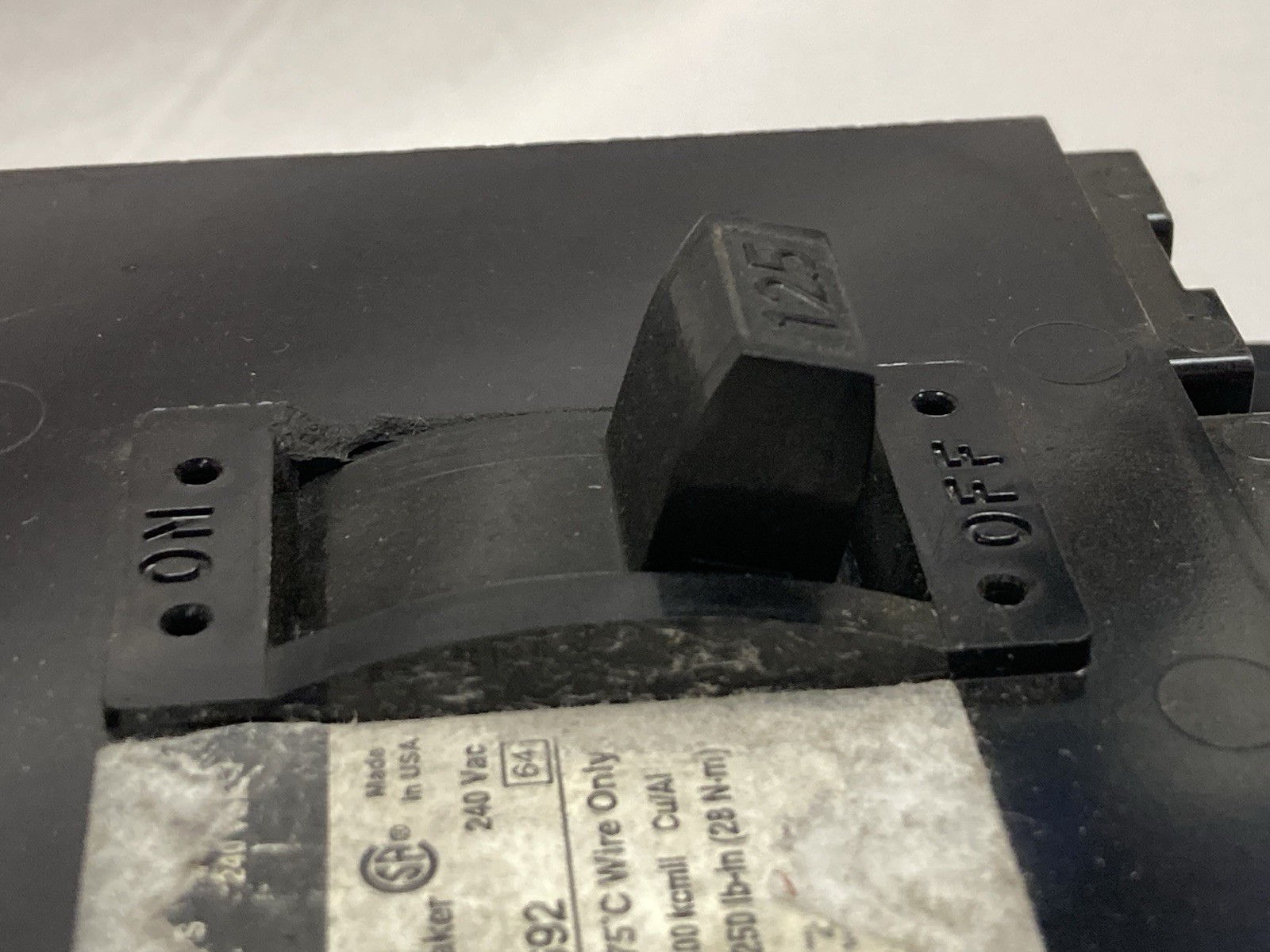 Used Square D,M-1692,Type Q2L 3-Pole Circuit Breaker 125A 240Vac