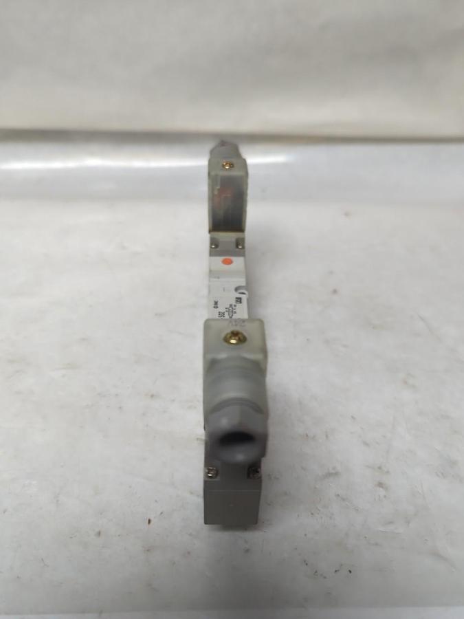 Used SMC,SY524-5DZ,SOLENOID VALVE 0.1-0.7 MPa PRE-OWNED