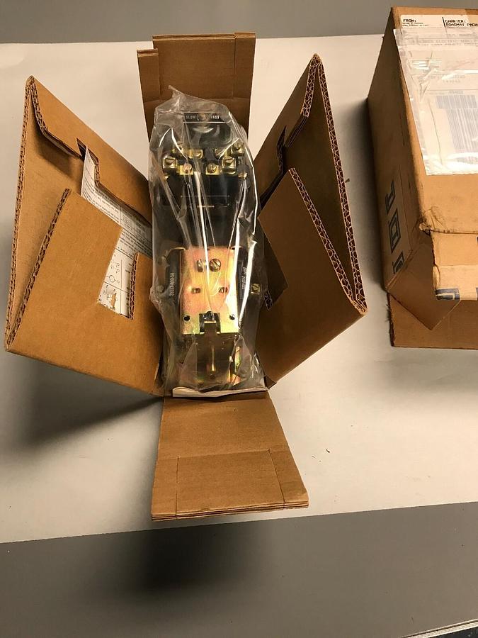 Square D,9050 B01DV02,Timing Relay