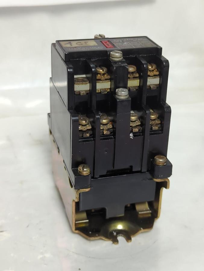 Used ALLEN BRADLEY,700-N400A1,SERIES C AC RELAY TYPE N NEMA A300 PRE-OWNED