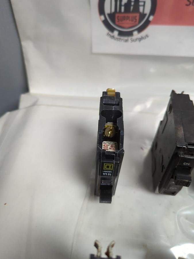 Used SQUARE D,TIPO/QO,PLUG-IN CIRCUIT BREAKER 1-POLE 20 AMP LOT OF 8 PRE-OWNED